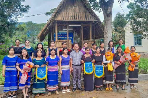 Thay đổi nếp nghĩ, cách làm giúp người dân thoát nghèo