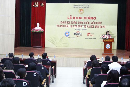Bồi dưỡng kỹ năng quản lý nhà nước cho hơn 100 lãnh đạo phòng GD&ĐT của Hà Nội