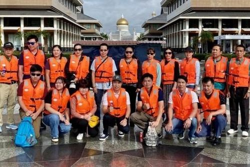 Giao lưu hữu nghị Việt Nam – Lào tại Brunei Darussalam