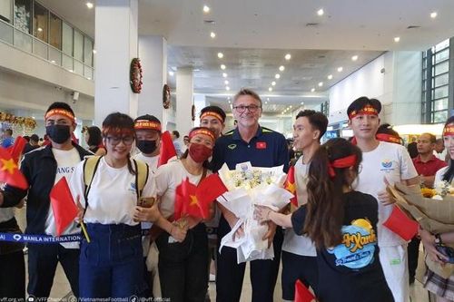 Đội tuyển Việt Nam đặt chân tới Philippines, sẵn sàng lấy 3 điểm trên sân khách