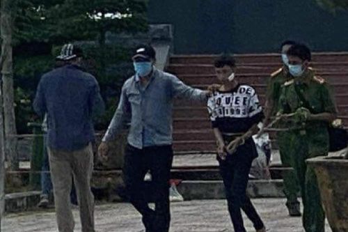 Bị nhắn tin 'cà khịa', nam thanh niên chém chết người yêu cũ của bạn gái