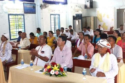 Truyền dạy hát ngâm Ariya cho đồng bào dân tộc Chăm Phan Hòa