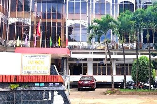 Nhân viên Văn phòng Đăng ký đất đai tỉnh Gia Lai bị tạm giữ vì nhận tiền làm nhanh sổ đỏ