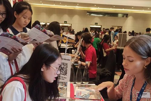 Việt Nam đứng thứ 5 về số lượng du học sinh đang học tại Hoa Kỳ