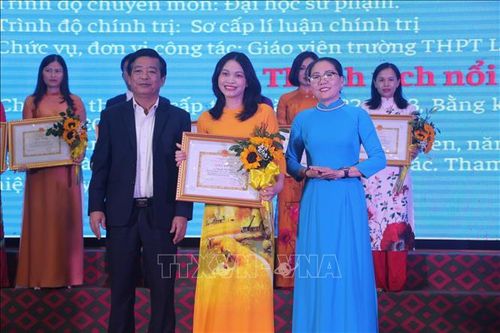Nghệ An: Tuyên dương 24 nhà giáo tiêu biểu trong phong trào thi đua Dạy tốt - Học tốt