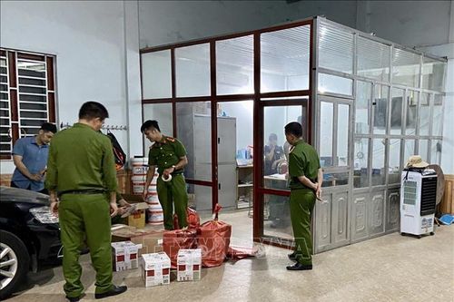Khởi tố một giám đốc doanh nghiệp về tội làm giả con dấu, tài liệu