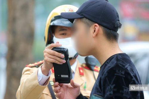 'Uống rượu thuốc hôm sau đo vẫn có cồn, bị phạt thì thiếu thực tế'