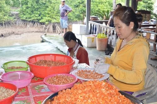 Nghề làm tôm khô, lễ vía Bà Thủy Long ở Cà Mau là di sản văn hóa phi vật thể quốc gia