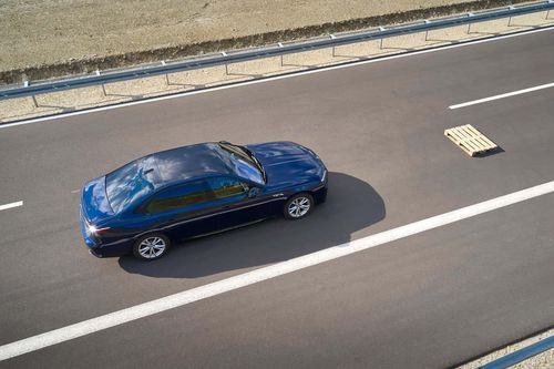 BMW tích hợp hệ thống hỗ trợ lái xe tự động cấp độ 3 cho xe điện thế hệ mới