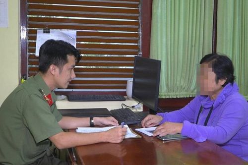 Bị lừa 300 triệu đồng tiền chơi chứng khoán, người phụ nữ lên mạng nhờ hỗ trợ lại bị lừa tiếp