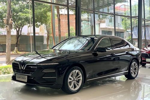 Đại lý xả kho VinFast Lux A2.0 mới 100% hơn 600 triệu đồng