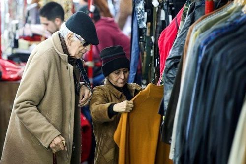 Argentina: Người dân chuộng đồ secondhand khi lạm phát chạm mốc 143%
