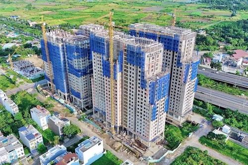 Vướng mắc pháp lý, tài chính ảnh hưởng lớn đến bất động sản