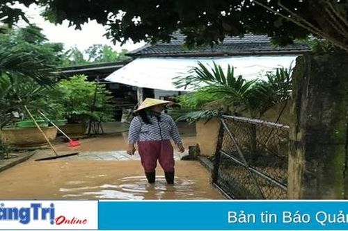 Cam Lộ: 800 hộ dân bị ngập, hơn 2.700 học sinh nghỉ học do mưa lụt