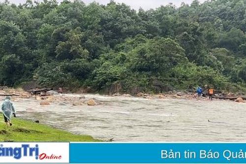 Hướng Hóa: Hai vợ chồng nghi mất tích do nước lũ cuốn