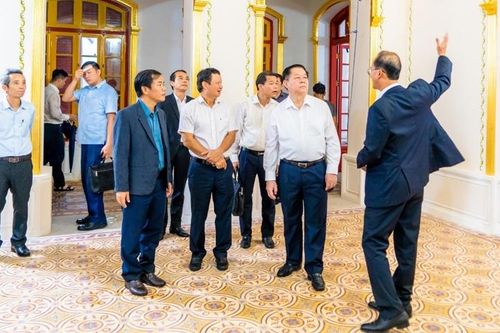 Trưởng Ban Tuyên giáo Trung ương Nguyễn Trọng Nghĩa làm việc với lãnh đạo tỉnh Thừa Thiên - Huế