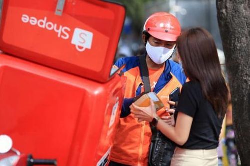 'Chạy nước rút' mua sắm cho mùa sale cuối năm