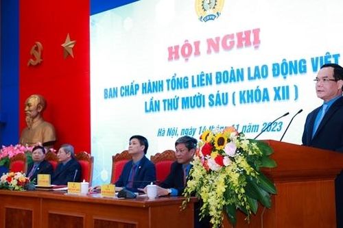 Công đoàn tham gia giám sát việc trả lương, thưởng Tết 2024 cho người lao động