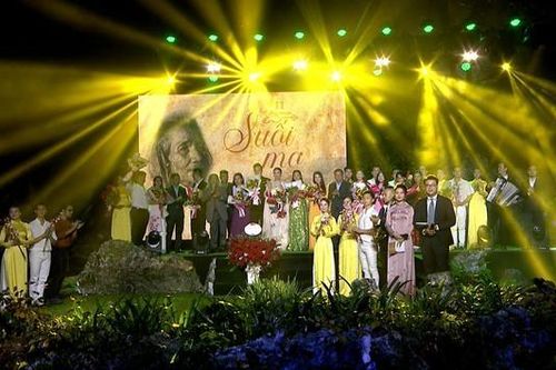 Đêm nhạc giàu cảm xúc 'Dòng thời gian - Suối Mơ'