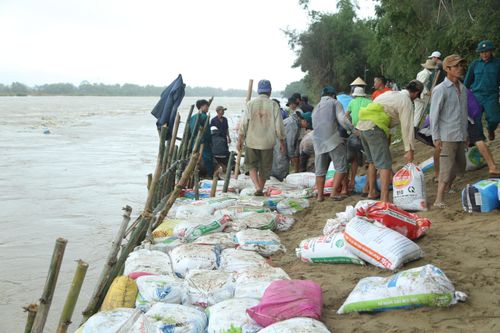 Lũ trên các sông đang lên, Quảng Nam cảnh báo ngập lụt sâu trên diện rộng