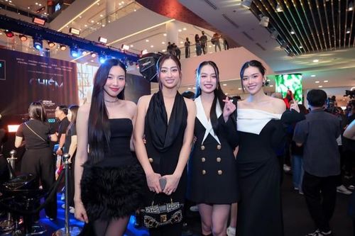 Hoa hậu Thùy Tiên xuất hiện rạng rỡ trên thảm đỏ ra mắt phim sau khi thắng kiện