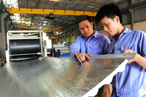 Lãi cao vẫn 'ăn mòn' lợi nhuận doanh nghiệp