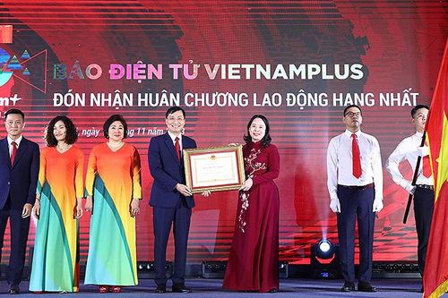 Báo Điện tử VietnamPlus đón nhận Huân chương Lao động hạng Nhất
