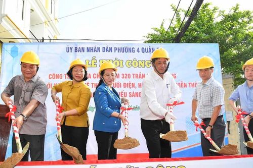 Chủ tịch HĐND TPHCM Nguyễn Thị Lệ dự lễ khởi công công trình sữa chữa hẻm 320 Trần Bình Trọng