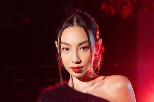 Hoa hậu Thùy Tiên lên tiếng về ảnh chụp cùng 2 'tú ông'