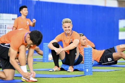 Tuyển Thái Lan tuyên bố sốc trước trận gặp Trung Quốc