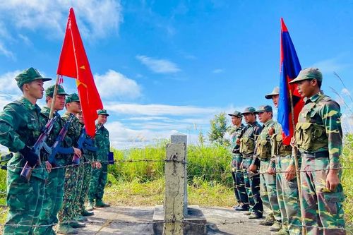 Tuần tra song phương bảo vệ biên giới Việt Nam - Lào