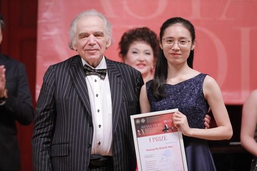 5 thí sinh Việt Nam đoạt giải cuộc thi Violin quốc tế tại Kazakhstan
