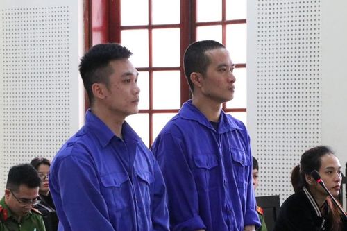 Mâu thuẫn tại quán thịt chó, anh trai và em gái kéo nhau vào tù