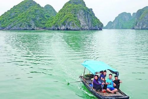 Bồng bềnh cùng vịnh Hạ Long