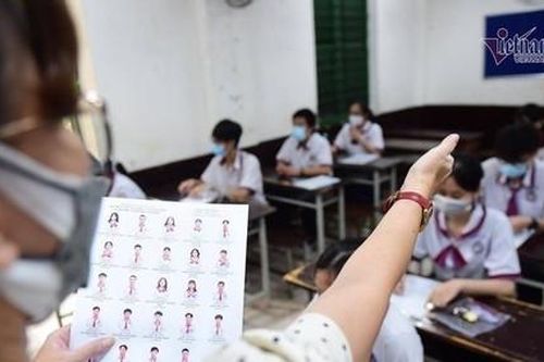 Bài kiểm tra Văn của nữ sinh không còn mẹ khiến cô giáo rơi nước mắt