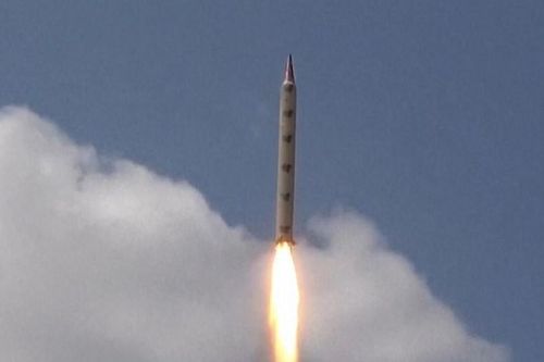 Houthi nã tên lửa vào Israel, Tel Aviv tiến quân vào bệnh viện lớn nhất Gaza