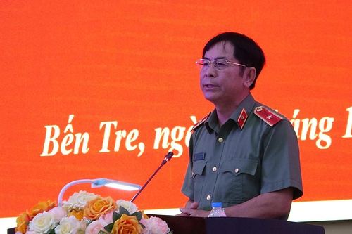 Cần tập trung hai nhiệm vụ bảo vệ và đấu tranh về nhân quyền