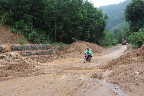 Quảng Ngãi: Khẩn trương khắc phục sạt lở do mưa lớn kéo dài
