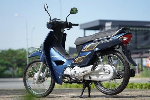 Chi tiết Honda Dream 2024 vừa cập bến Việt Nam, giá bán khiến người dùng 'ngã ngửa'