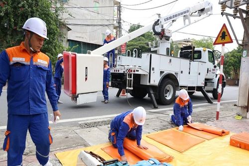 Điện lực Lào Cai đảm bảo cung ứng điện dịp cuối năm