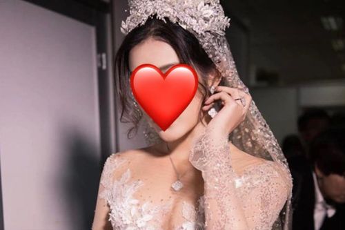 Một Á hậu khoe ảnh mặc váy cưới, chuẩn bị lên xe hoa?