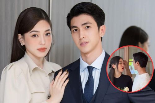 Được phóng viên yêu cầu tạo dáng cùng bà xã Phương Nga, Bình An nói 1 câu đầy bất lực
