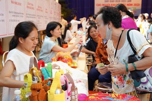 Tạo sàn giao dịch việc làm, liên kết vùng giữa TPHCM và đồng bằng sông Cửu Long