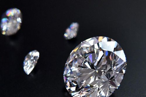 Chuyện chưa từng có của ngành kim cương: De Beers từ chối bán hàng