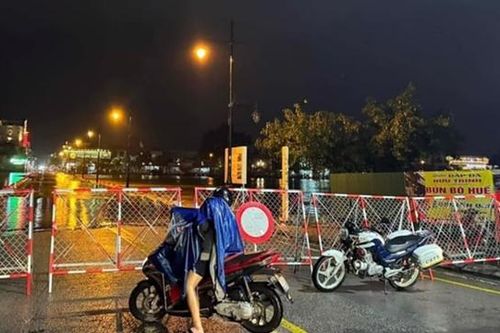 Mưa lớn gây ngập lụt và thiệt hại nặng nề tại Thừa Thiên Huế và Quảng Trị