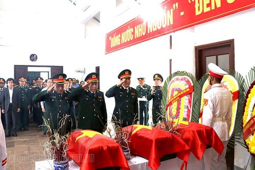 Truy điệu, an táng hài cốt 3 liệt sĩ tại Nghĩa trang Độc Lập