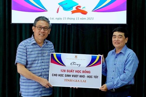Gia Lai: 128 học sinh được nhận học bổng của Nhà xuất bản Giáo dục Việt Nam