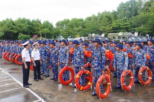 Lữ đoàn 101 duy trì nghiêm lực lượng, phương tiện trực phòng chống bão lụt, tìm kiếm cứu nạn