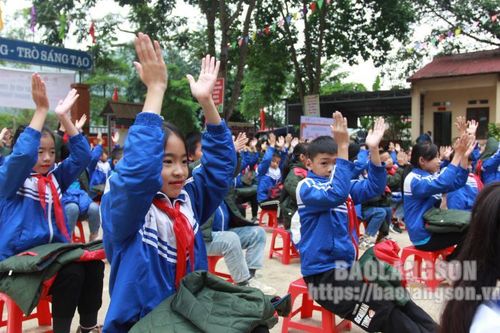 Hơn 350 học sinh tham gia Ngày hội Vệ sinh – Sức khỏe học đường và khánh thành 27 nhà vệ sinh trường học