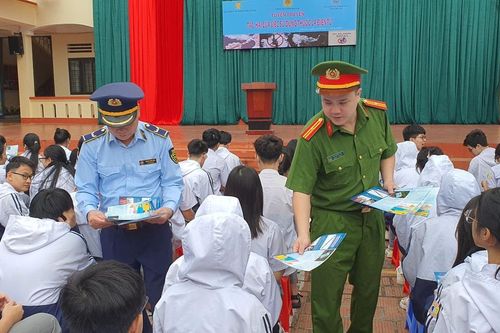 Hơn 500 học sinh được tuyên truyền phòng chống tác hại thuốc lá